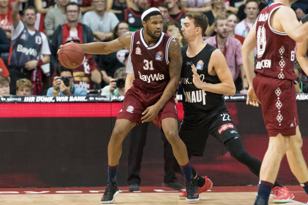 与之相对 与之相对