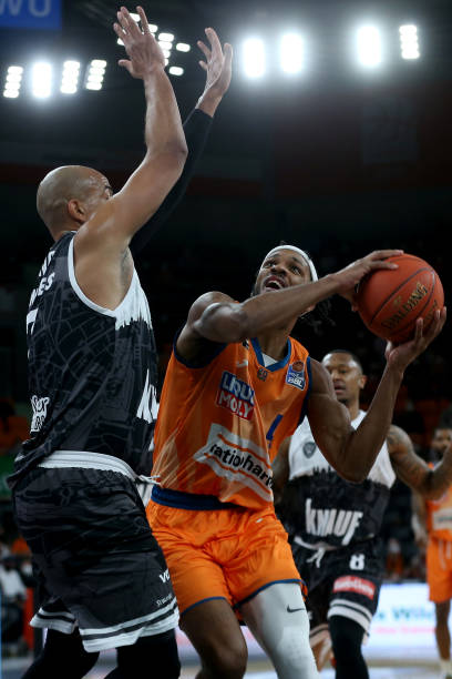 对方篮下 对方篮下