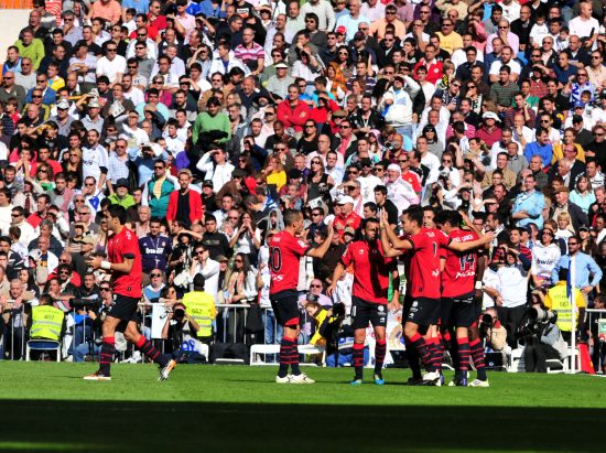 场激烈且残 场激烈且残